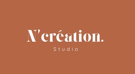 Logo élégant de N'Création à Plaisir, Île-de-france. Services beauté et bien-être.
