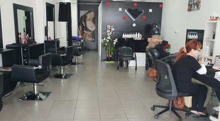 Dhillonz Hair & Beauty, bild 3