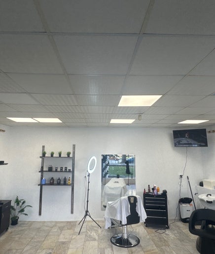 Hood cuts, bilde 2