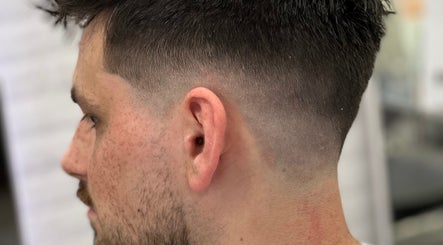 Nicodlvl_barber