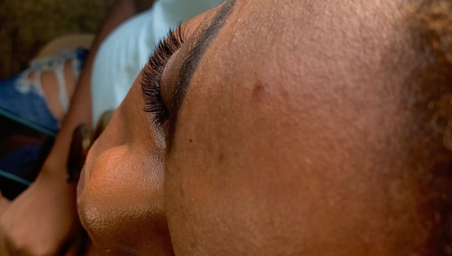 Lash Addict By Freida image 1
