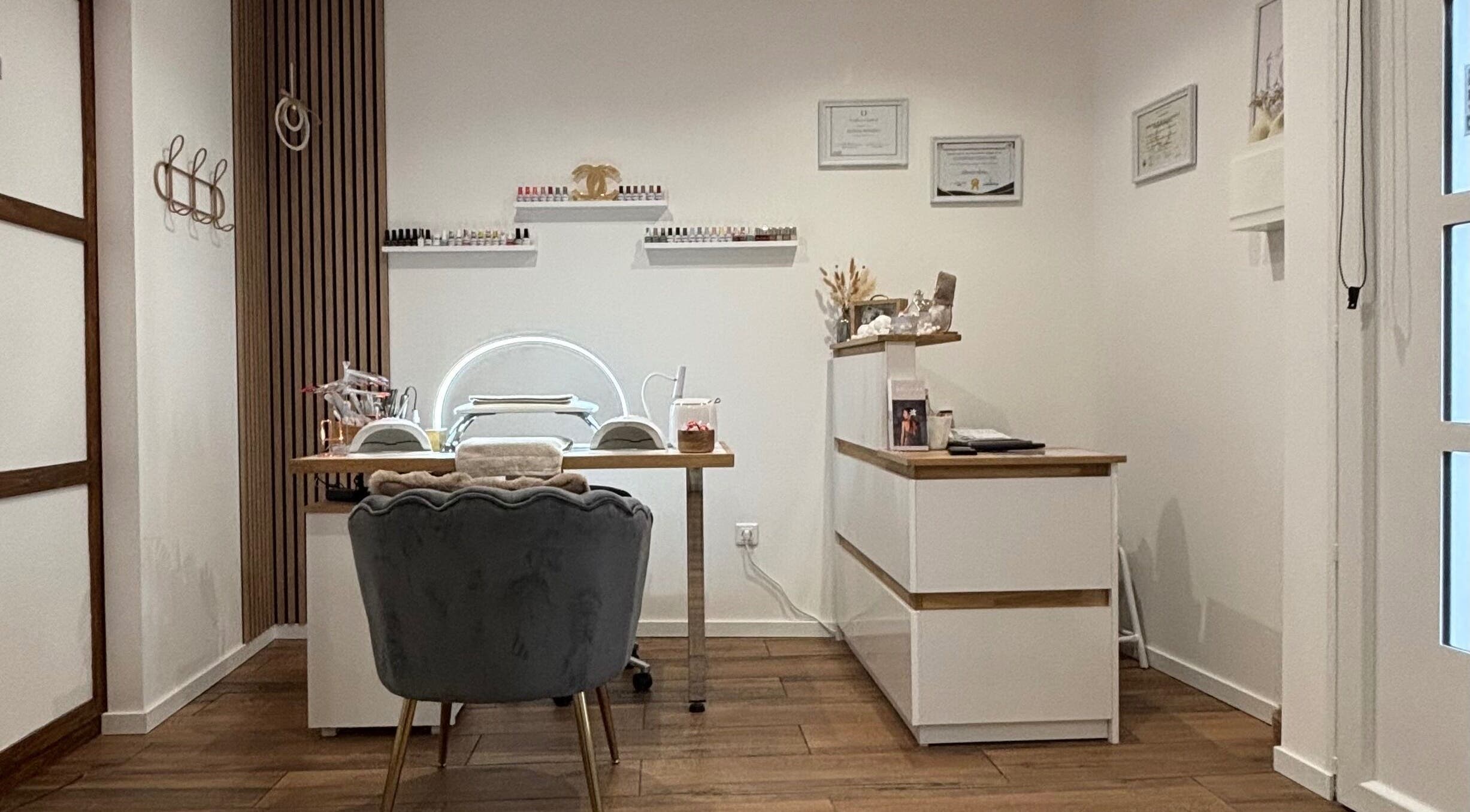 Espace esthétique chic chez MILANOA ESTHÉTIQUE, Vergaville, Grand Est, FR, parfait pour soins beauté.