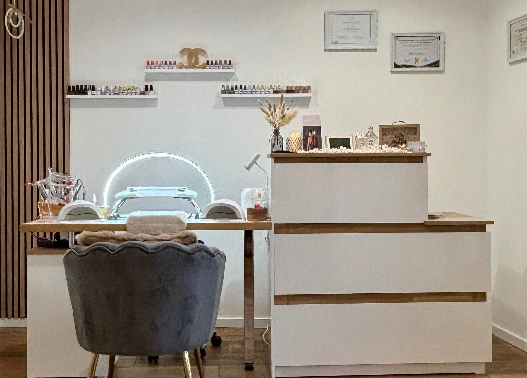 Station de soins esthétiques chez MILANOA ESTHÉTIQUE, Vergaville, Grand Est, FR, avec décor élégant.