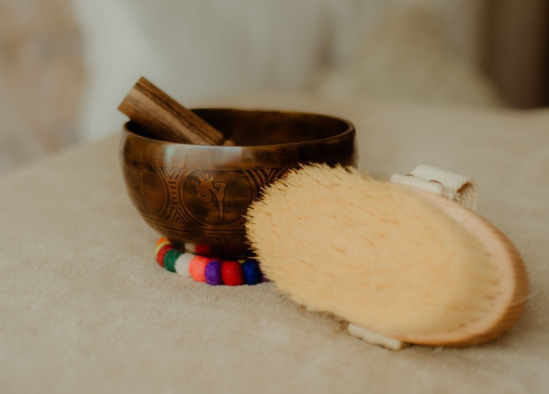 Bol tibétain et brosse de massage chez Inner Beauty, Dijon, Bourgogne-franche-comté, FR.