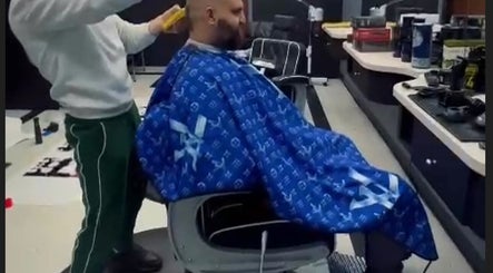 Lion Barbershop зображення 2