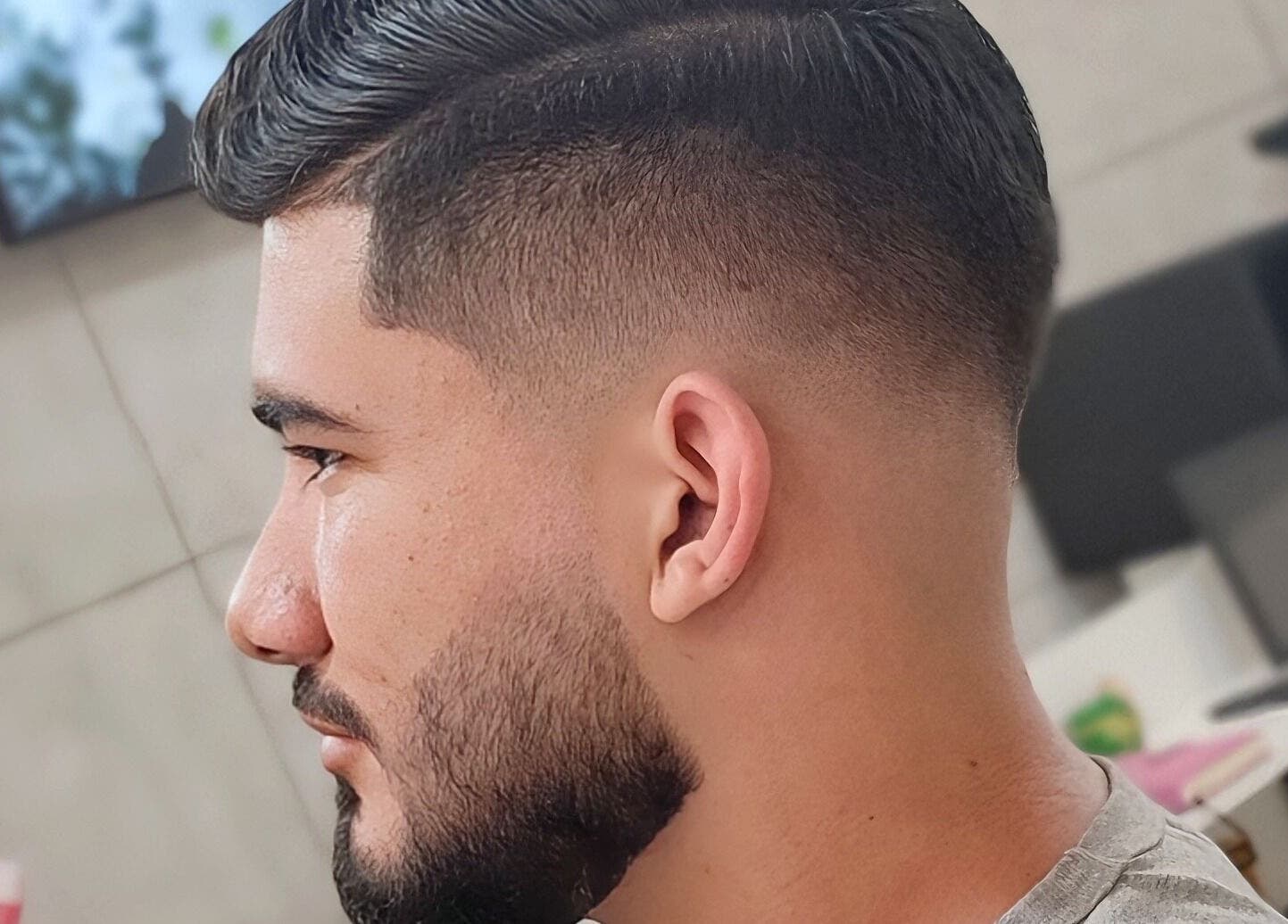 Corte de pelo moderno en Maynor Barber Studio, Heredia, Heredia, CR.