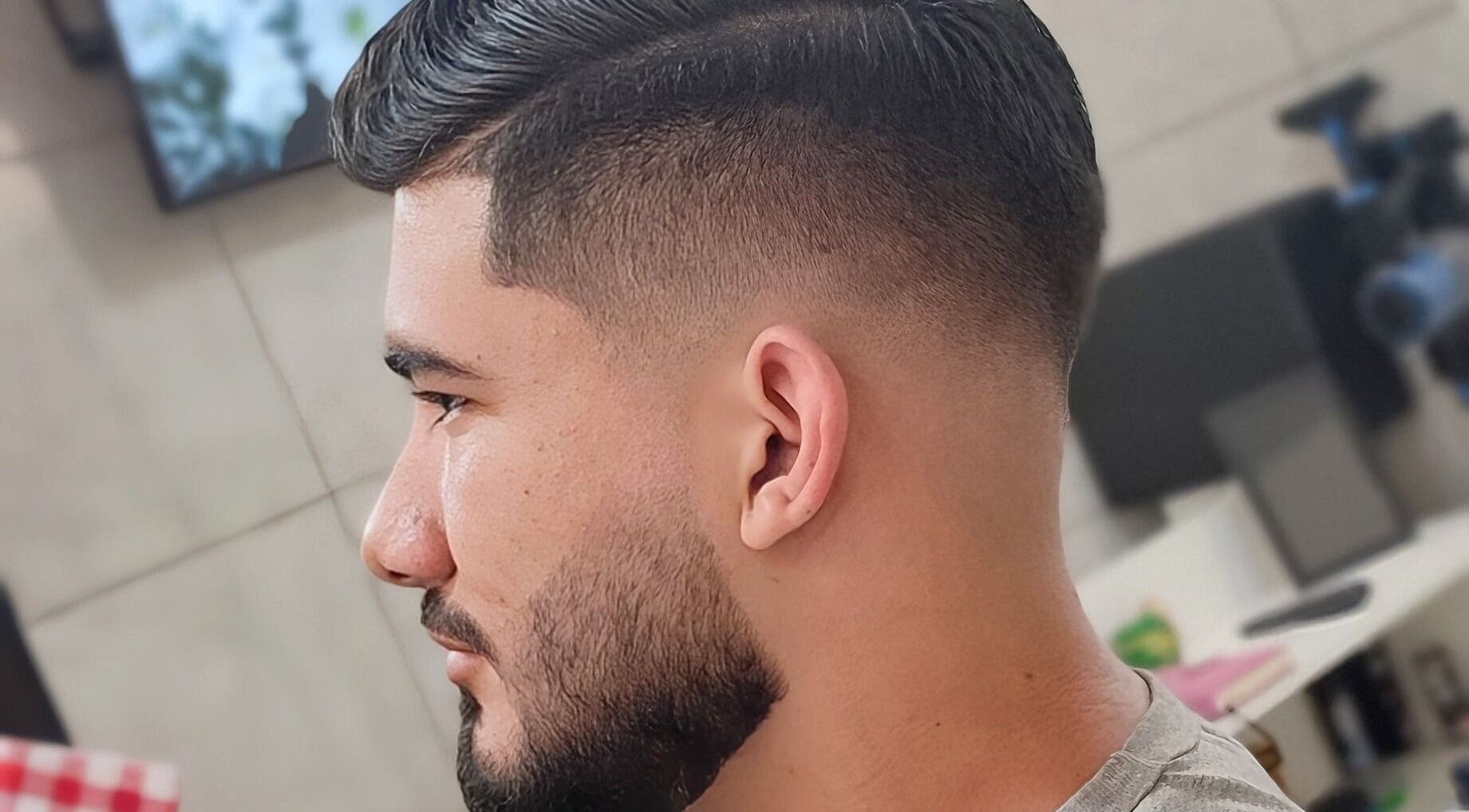 Corte de pelo moderno en Maynor Barber Studio, Heredia, Heredia, CR.