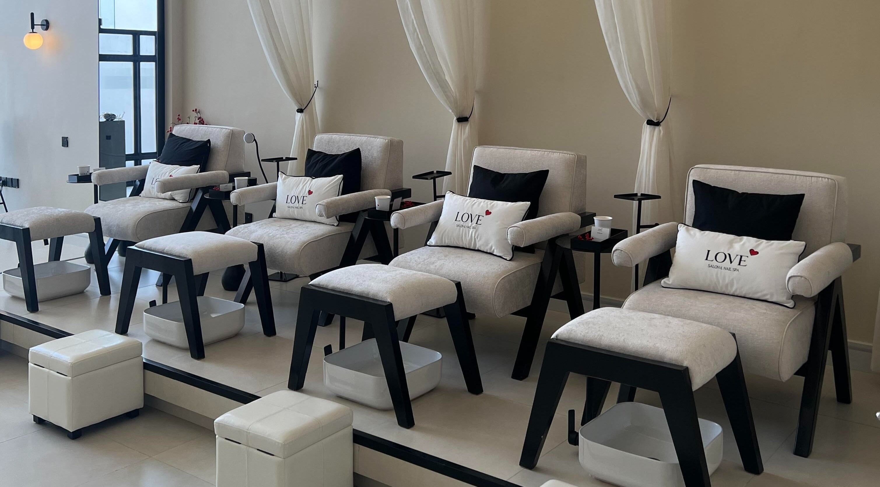 منطقة استرخاء مريحة في Love Salon & Nail Spa، الرياض، منطقة الرياض، السعودية.