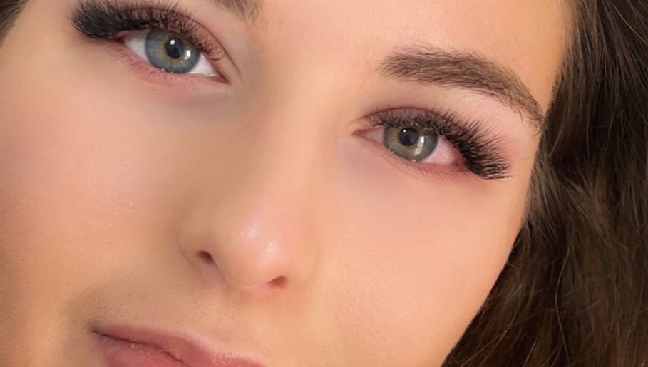 Immagine 1, Les Cils de Mina
