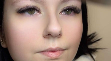 Immagine 3, Les Cils de Mina