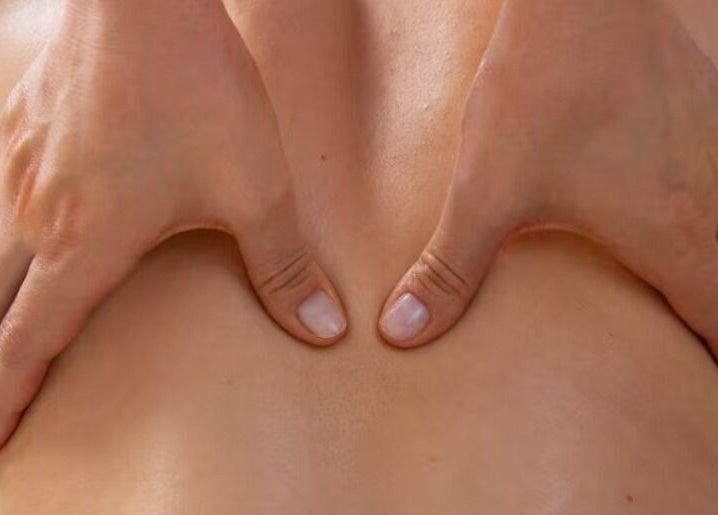 Massage thérapeutique à L'harmonie Du Corps, Saint-Priest, Auvergne-Rhône-Alpes, FR pour une détente optimale.