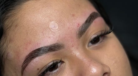 Close-up of well-groomed eyebrows at XBrows in Orlando, Florida, US, showcasing professional beauty care.