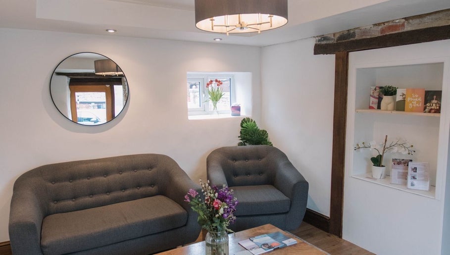 New Health Physio - Glendon Farm Kettering image 1
