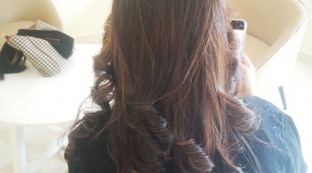 MEKDI SALOON image 2