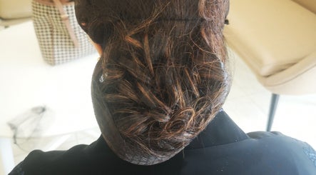 MEKDI SALOON image 3