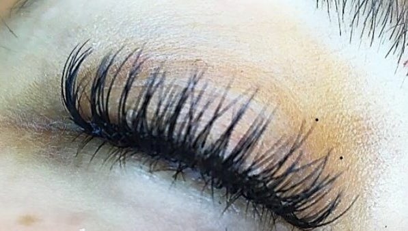 Esjay Esthetics and Lashes (Located inside Tesoro Beauty) Bild 1