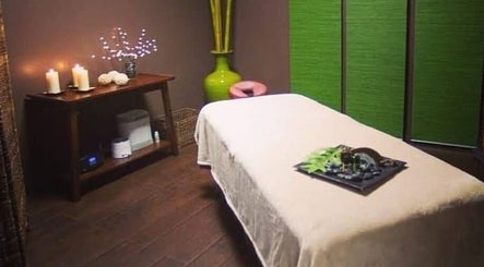 Ágnes Masszázs relaxációs szobája Budapesten, Magyarországon, kényelmes masszázsággyal.