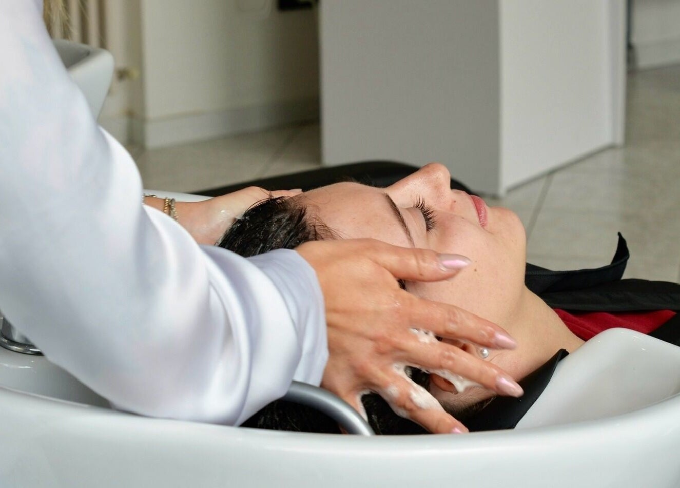 Trattamento rilassante presso Alessandra Cenini Hair Salon, ponte di legno, Lombardia, IT.