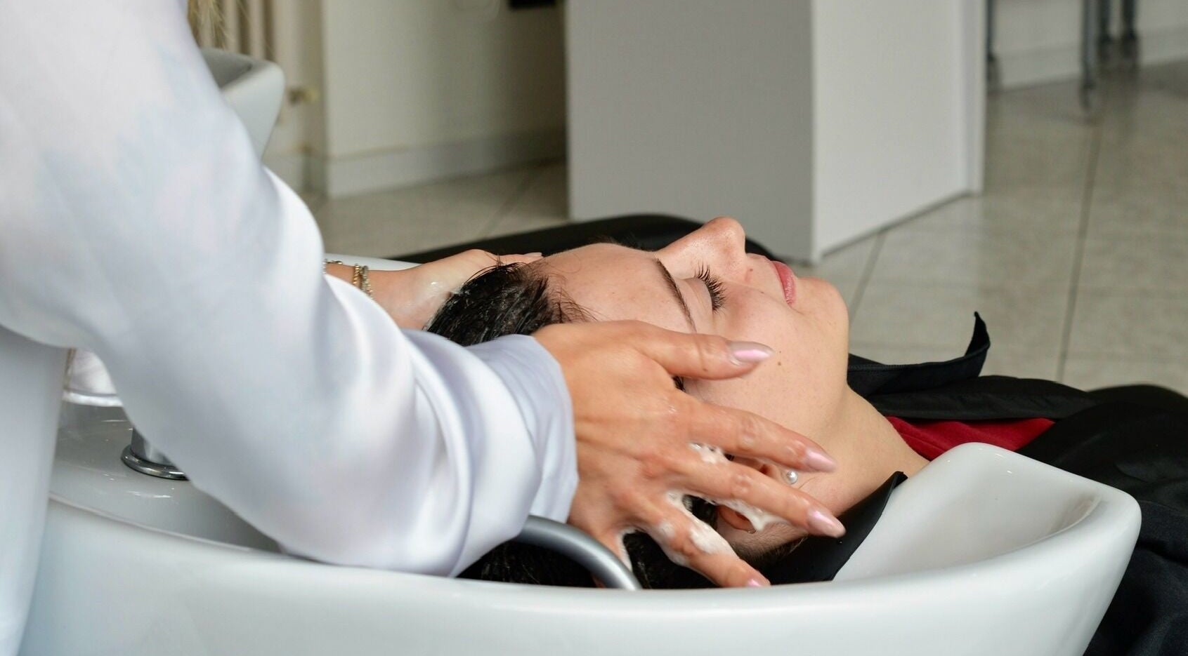 Trattamento rilassante presso Alessandra Cenini Hair Salon, ponte di legno, Lombardia, IT.