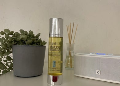 Anti-stress oil with plant decor at Attiva Massage Therapy, Cardiff, Wales, GB.