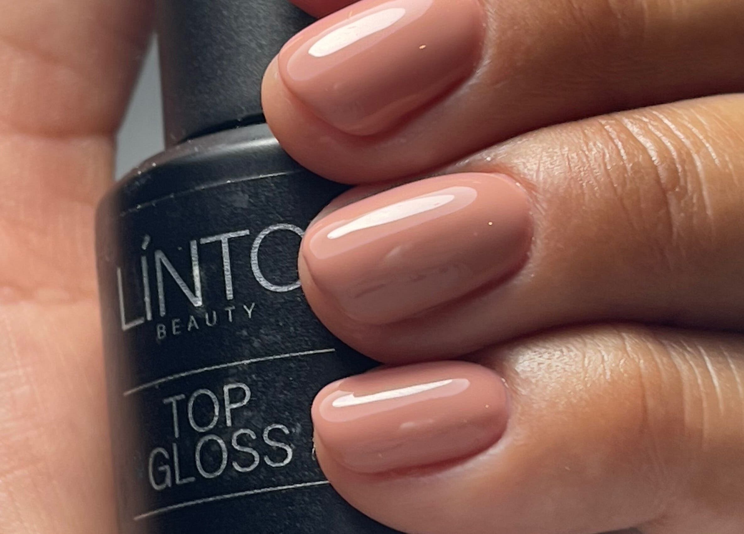 Elegante manicura nude en I Love Nails by Laura, Mérida, Yucatán, MX.