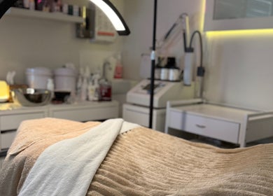 Cozy treatment room at Jeanette N Beauty Therapist, Wakerley, Queensland, AU, showcasing a welcoming spa bed.