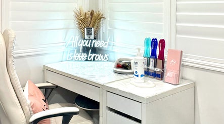 Chic brow station at Jeanette N - Beauty Therapist in Wakerley, Queensland, AU with tools and decor.