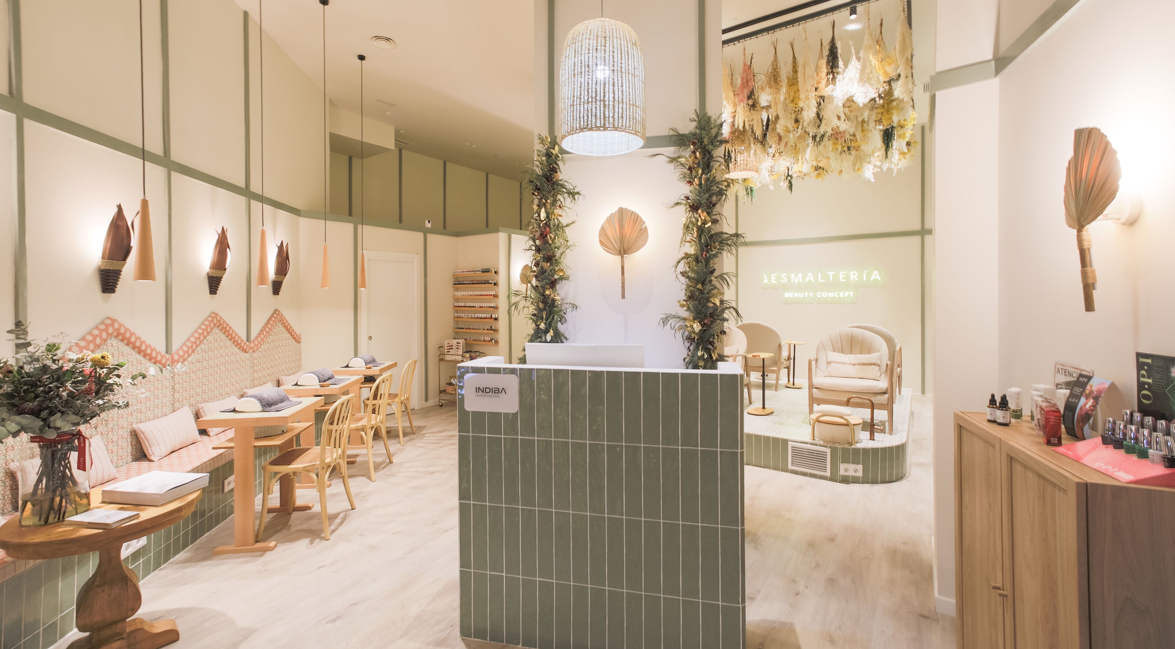 Acogedor interior de La Esmaltería - La Finca Gran Cafe en Pozuelo De Alarcón, Comunidad De Madrid, ES.