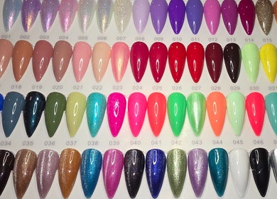 Palette de couleurs vives de vernis à ongles à l'Institut Mains D'anges, Hayange, Grand Est, FR.