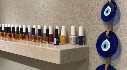 August изображение 2