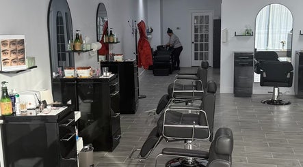 Looks Threading & Hair Salon afbeelding 3