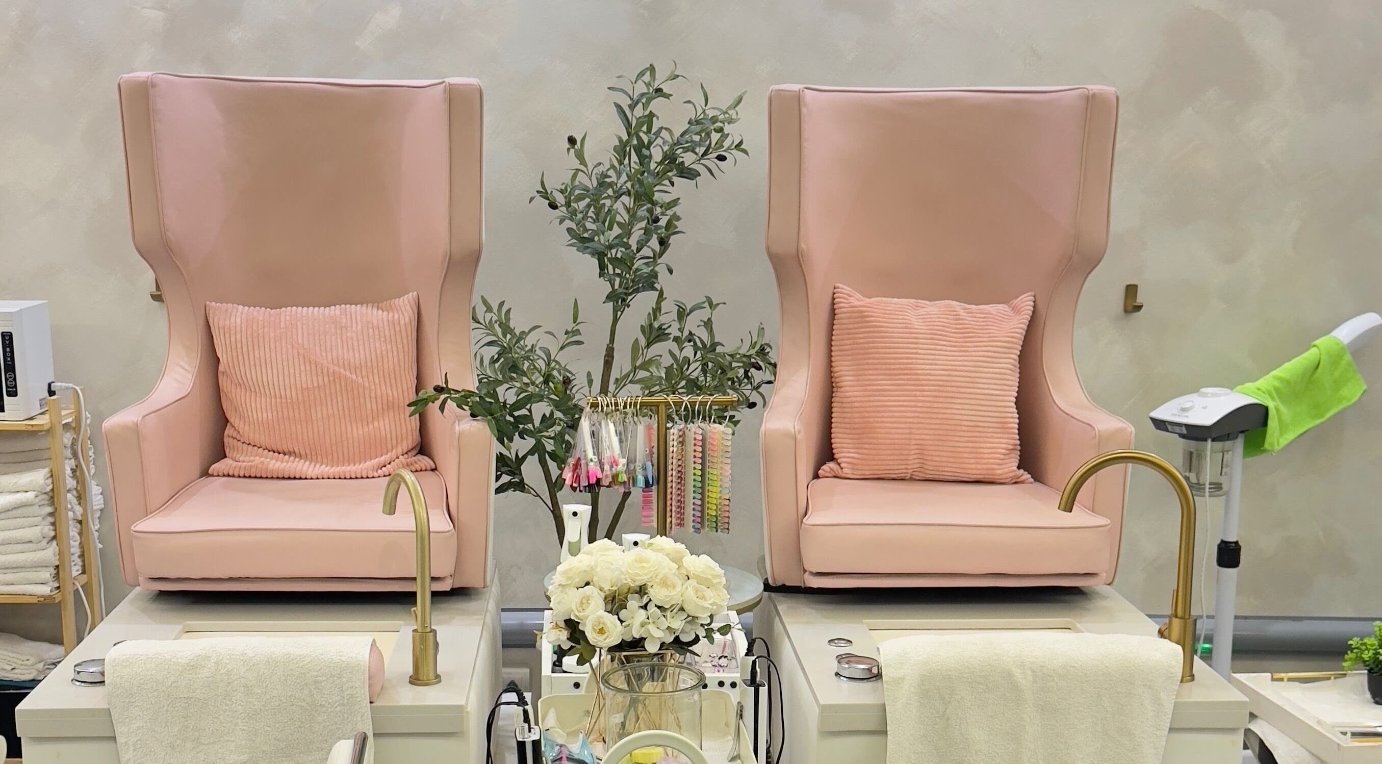 Luxurious pedicure chairs at Le Getaway by Lexx in Marigot, GP, enhance the relaxing beauty experience.