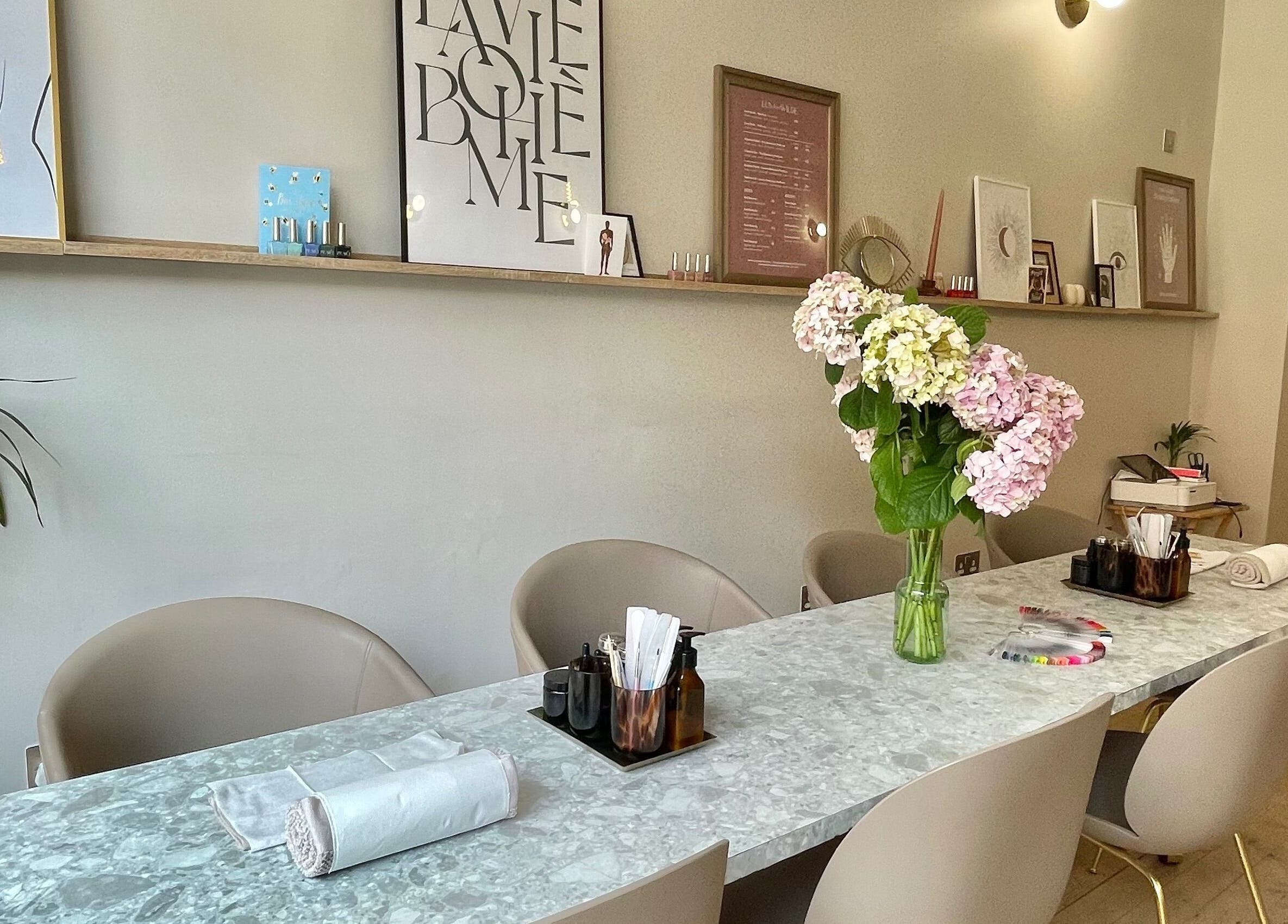 Relaxing interior of L&W Brixton | BIAB Nails & Brows, featuring elegant decor in London, England, GB.