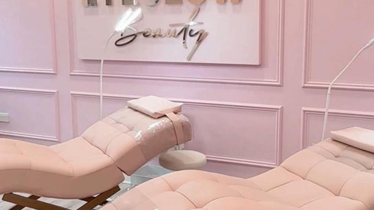 Liberty's Beauty - Eye Glow Salon