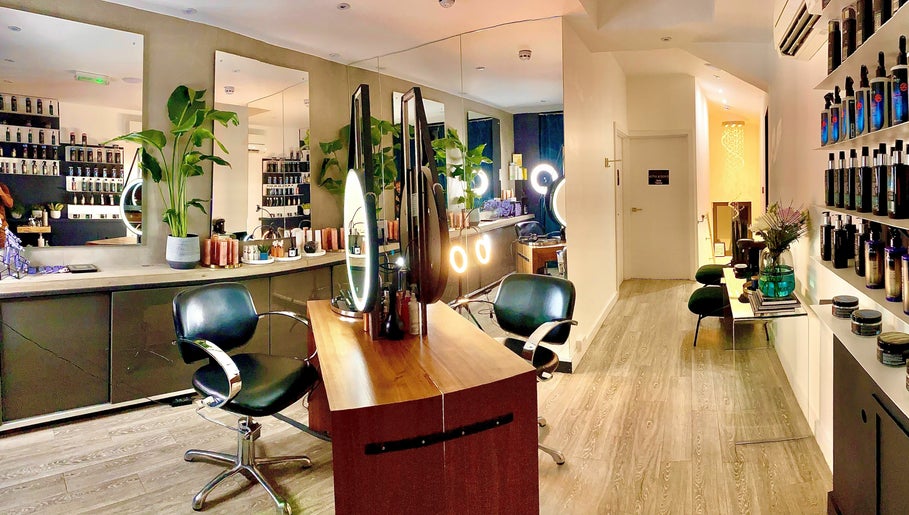 Max Borges Hair Salon, bild 1