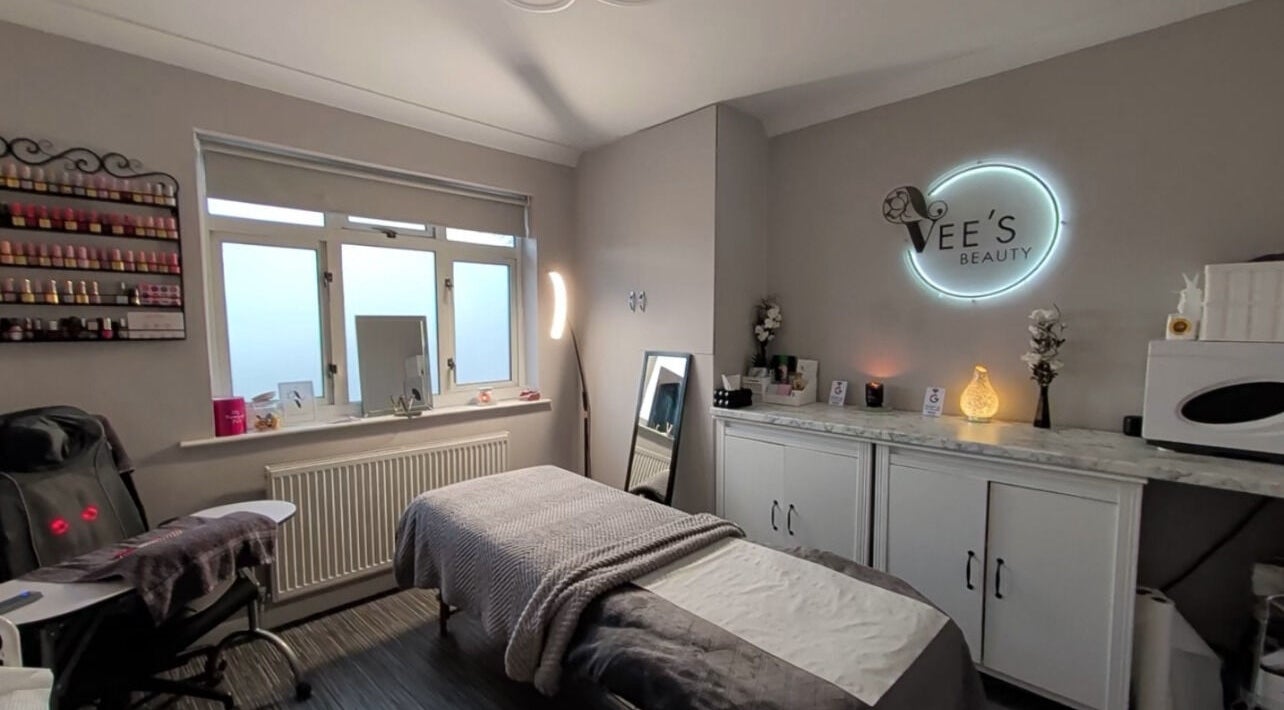 Cozy treatment room at Vee’s Beauty ltd in Harrow, England, GB with soothing decor and welcoming ambiance.