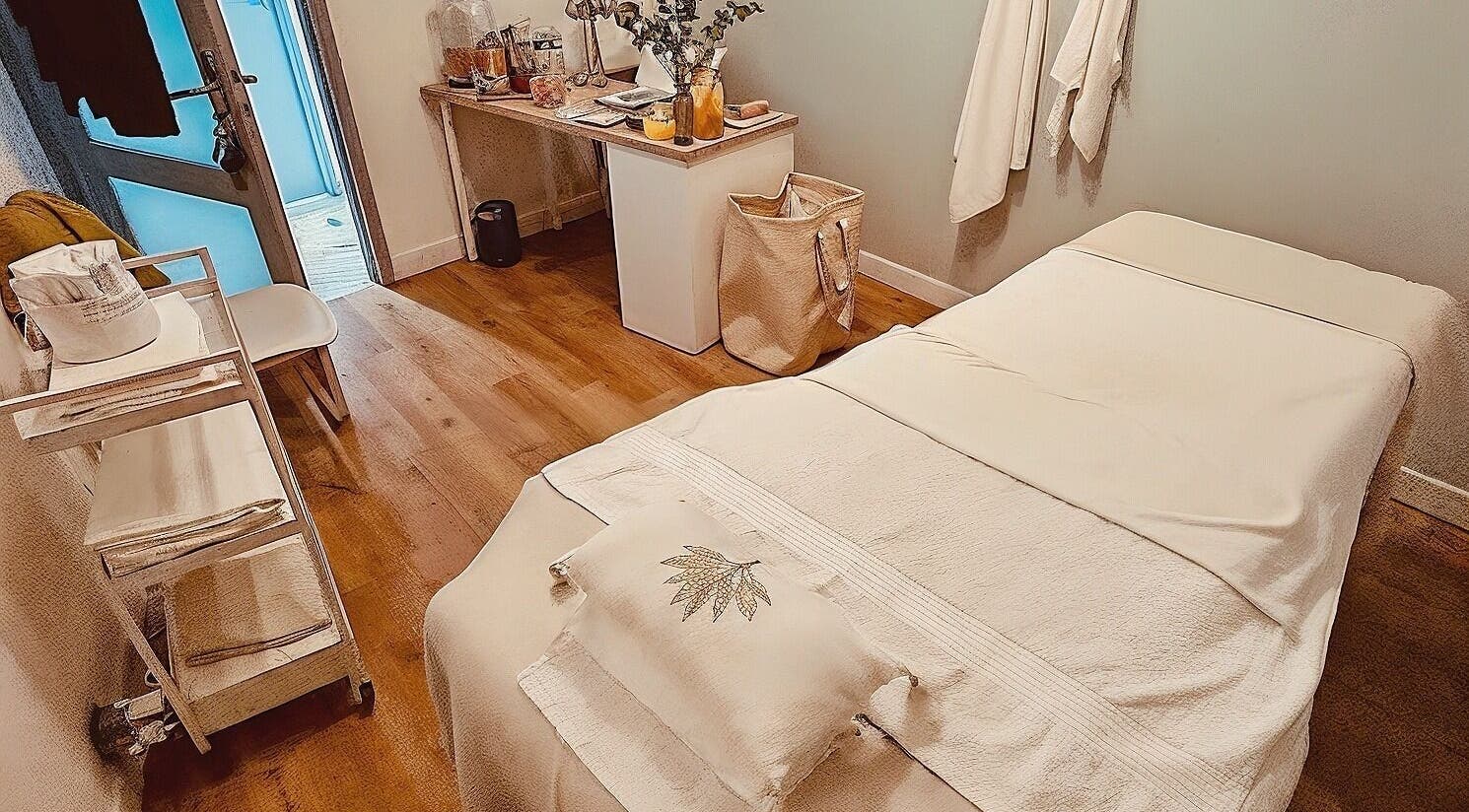 Salle de massage paisible à L'essence de Séve, Le Cannet, Provence-alpes-côte D'azur, FR.