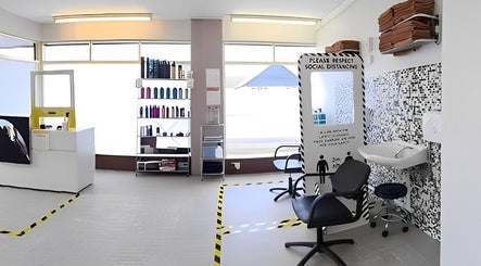 Imagen 2 de Feathers Hairdressing