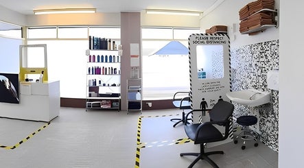 Feathers Hairdressing image 3