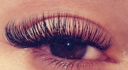 Lashes  by Beth, bild 2