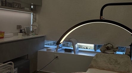 Sala de tratamientos Glowphy en Providencia, Región Metropolitana, CL. Espacio acogedor y moderno.