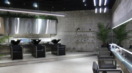 Paintbox Hair Studio image 2