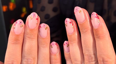 Bee Nails图像2