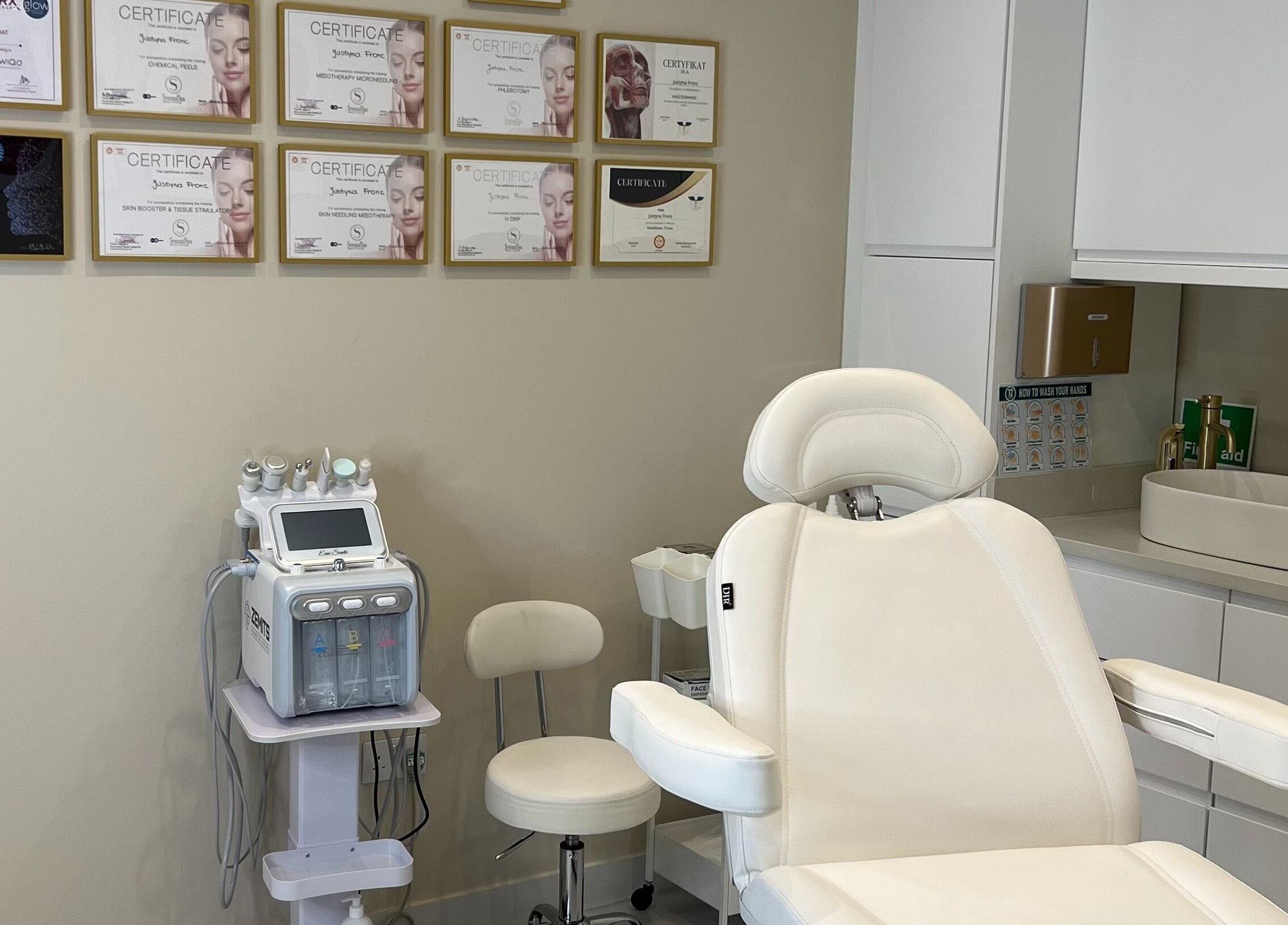 Professional treatment room at Glow Skin Justyna Fronc, London, England, GB with modern equipment and certifications.
