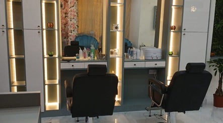 Fioneri Nails & Beauty