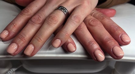 Tranquil Nails, bild 2