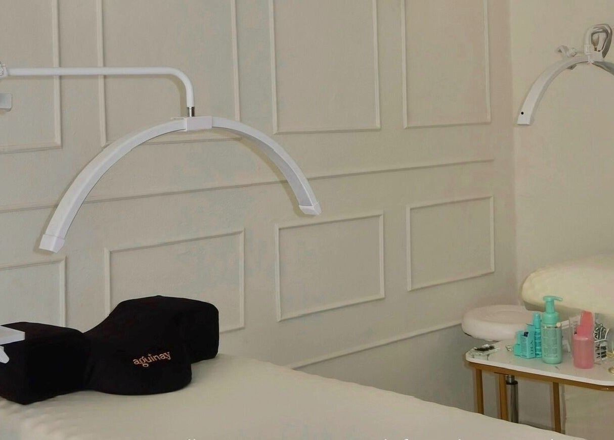 Sala de tratamientos Aguinay en Ciudad Lázaro Cárdenas, Michoacán, MX con equipo moderno.