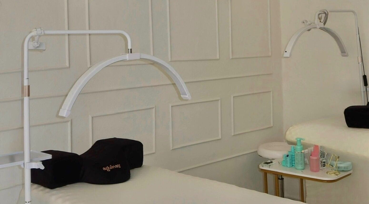 Sala de tratamientos Aguinay en Ciudad Lázaro Cárdenas, Michoacán, MX con equipo moderno.