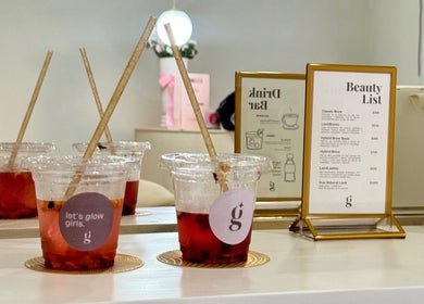 Bebidas y menú en Aguinay, Ciudad Lázaro Cárdenas, Michoacán, MX, ambiente acogedor.