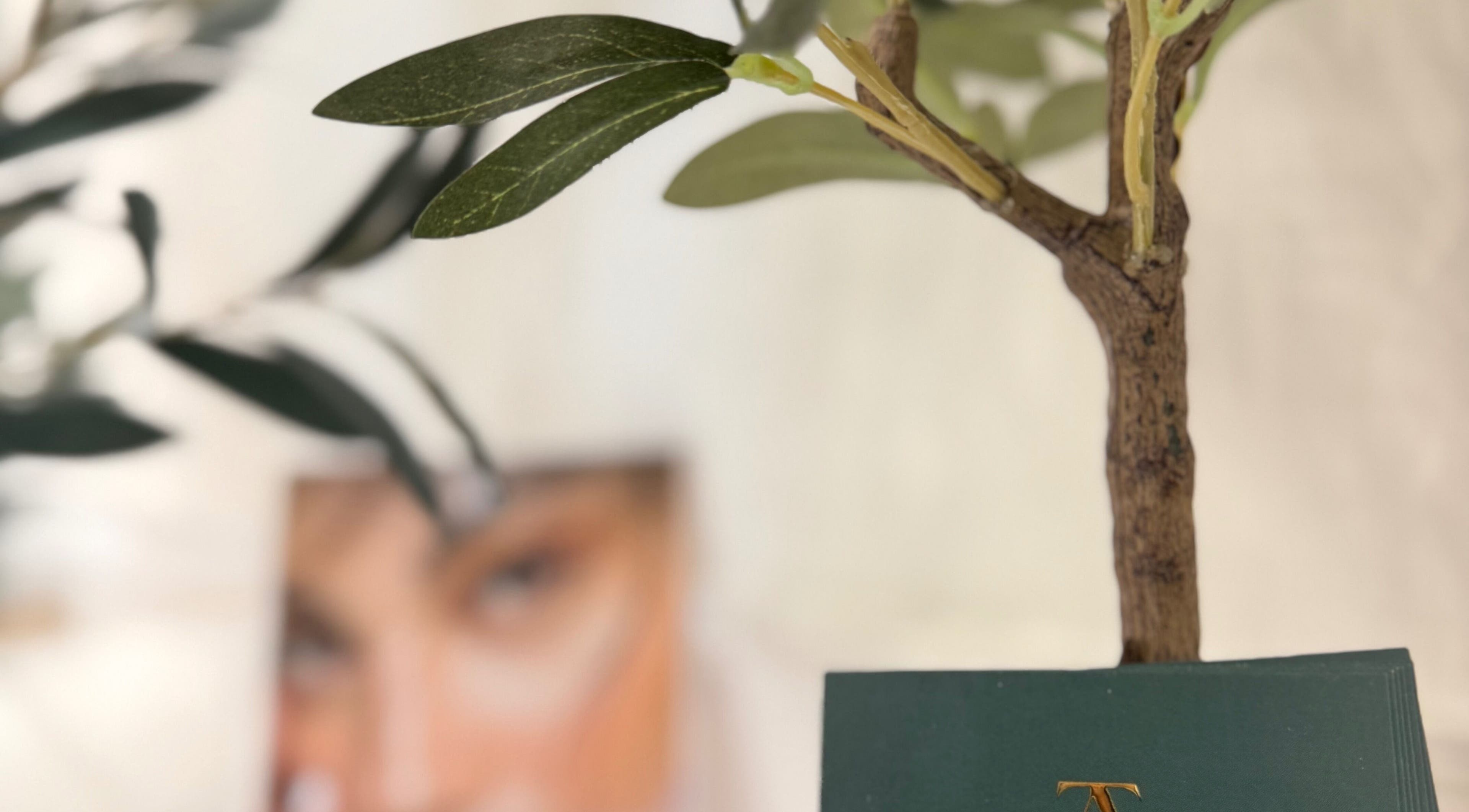 Botanical decor at DrTA Clinic in Bathpool, England, GB with a focus on peace and wellness.